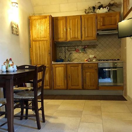Il Trullo Di Giulietta Bed and Breakfast Impalata Buitenkant foto